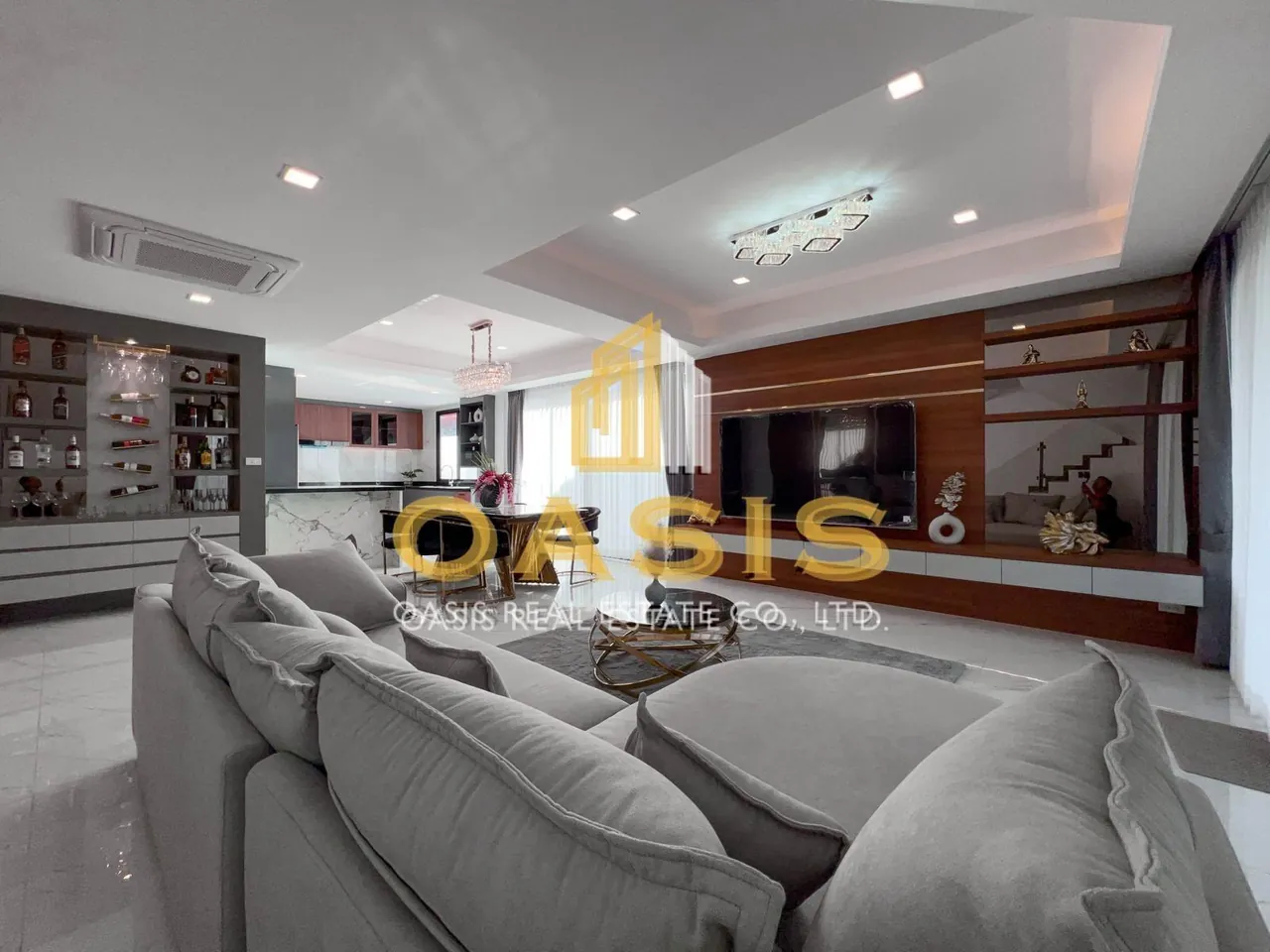 Luxury Pool Villa Near Jomtien Beach For Sale and Rent