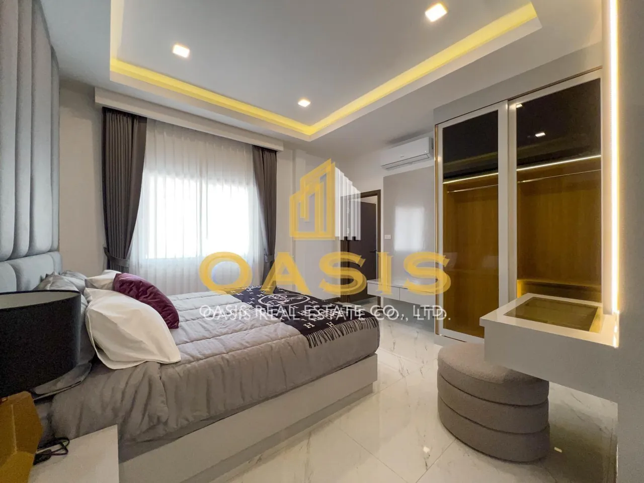 Luxury Pool Villa Near Jomtien Beach For Sale and Rent