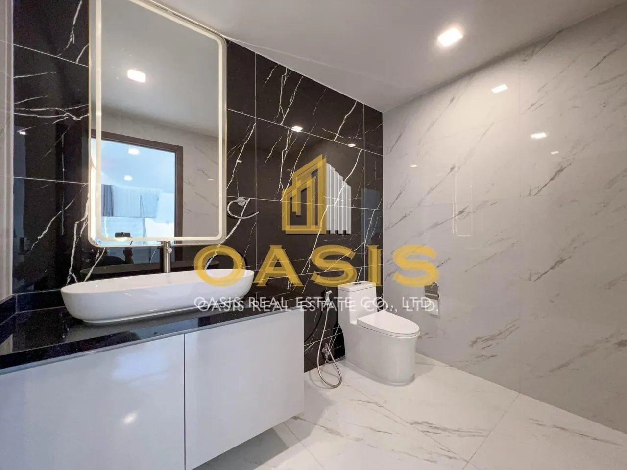 Luxury Pool Villa Near Jomtien Beach For Sale and Rent