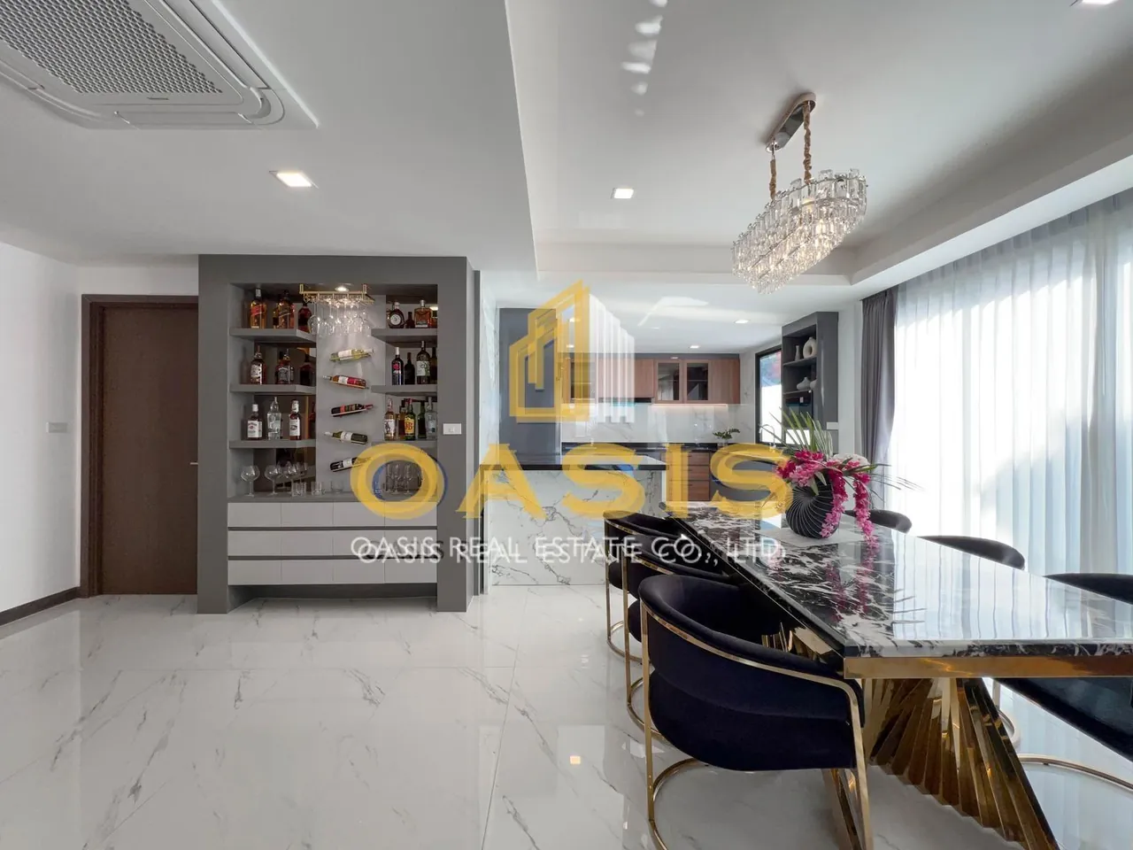 Luxury Pool Villa Near Jomtien Beach For Sale and Rent