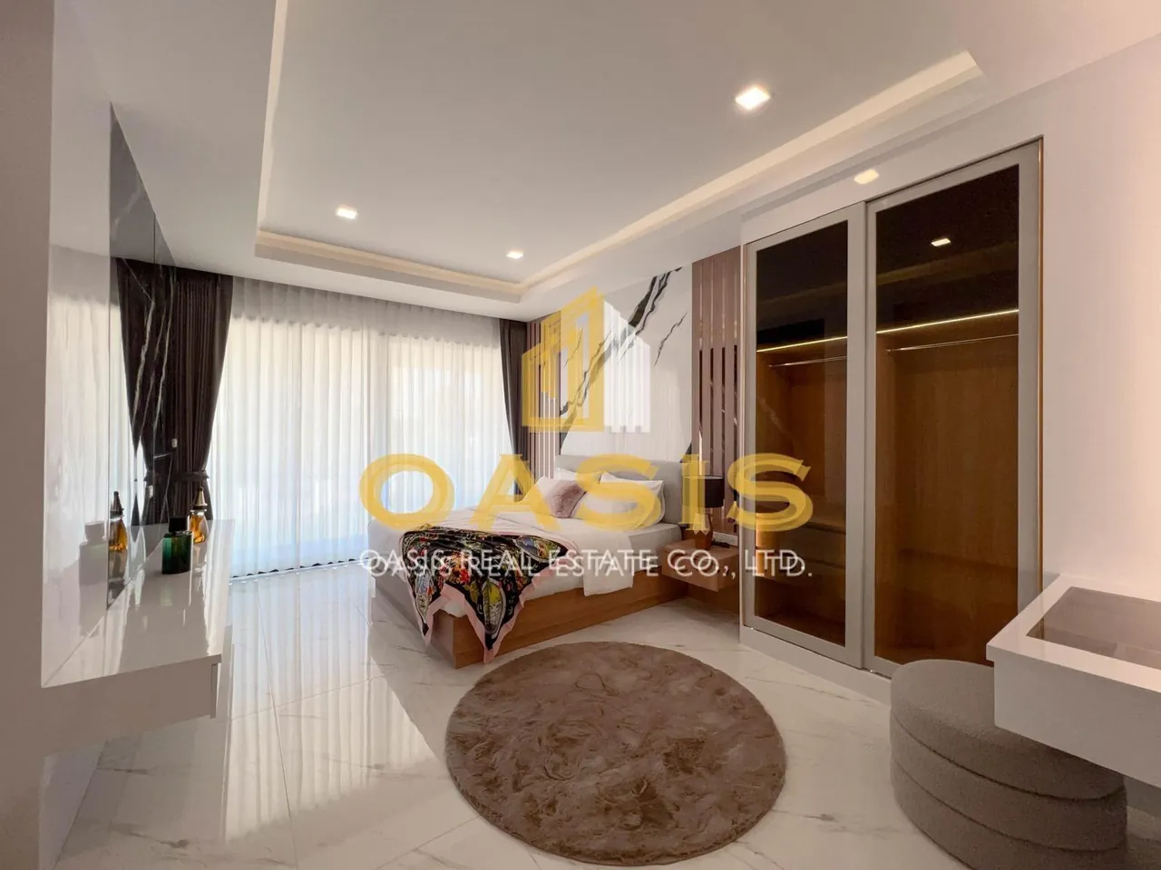 Luxury Pool Villa Near Jomtien Beach For Sale and Rent