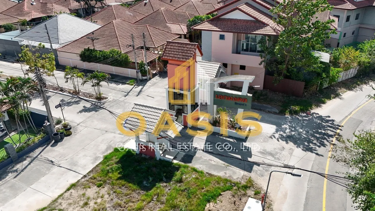 Luxury Pool Villa Near Jomtien Beach For Sale and Rent