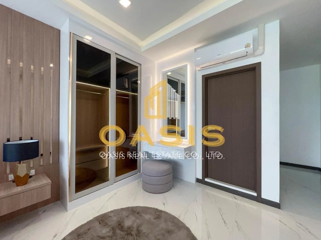 Luxury Pool Villa Near Jomtien Beach For Sale and Rent