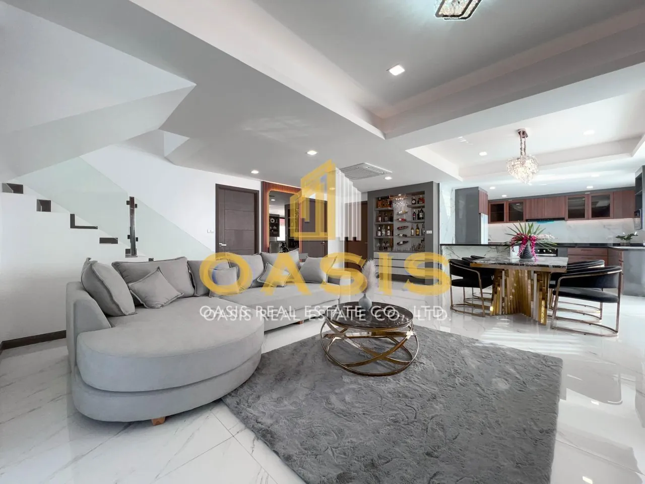 Luxury Pool Villa Near Jomtien Beach For Sale and Rent