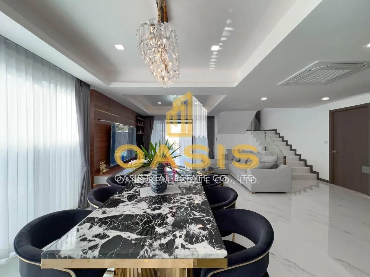Luxury Pool Villa Near Jomtien Beach For Sale and Rent
