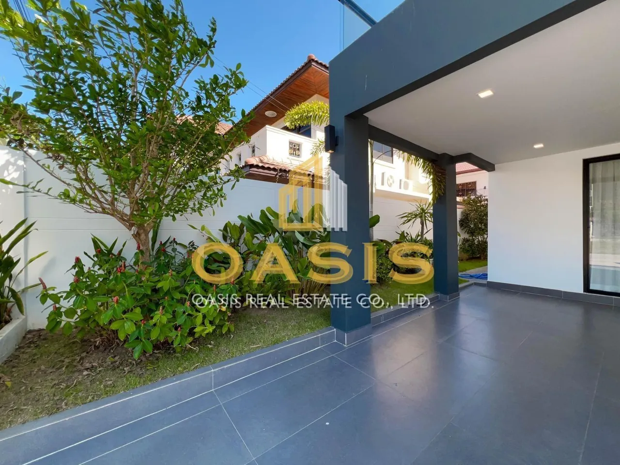 Luxury Pool Villa Near Jomtien Beach For Sale and Rent