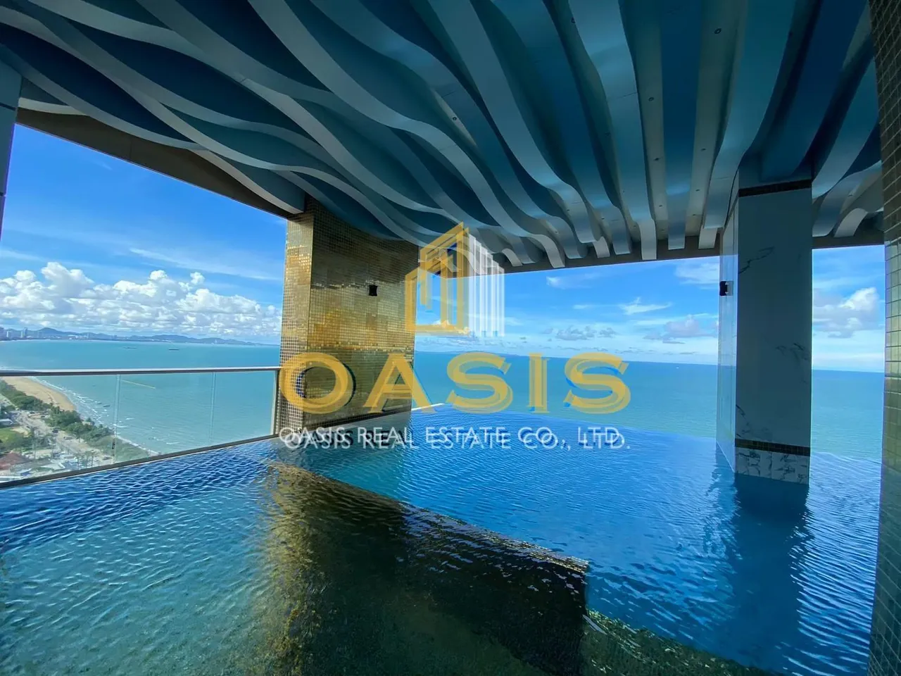 Copacabana Beach Jomtien direct front sea view unit for sale