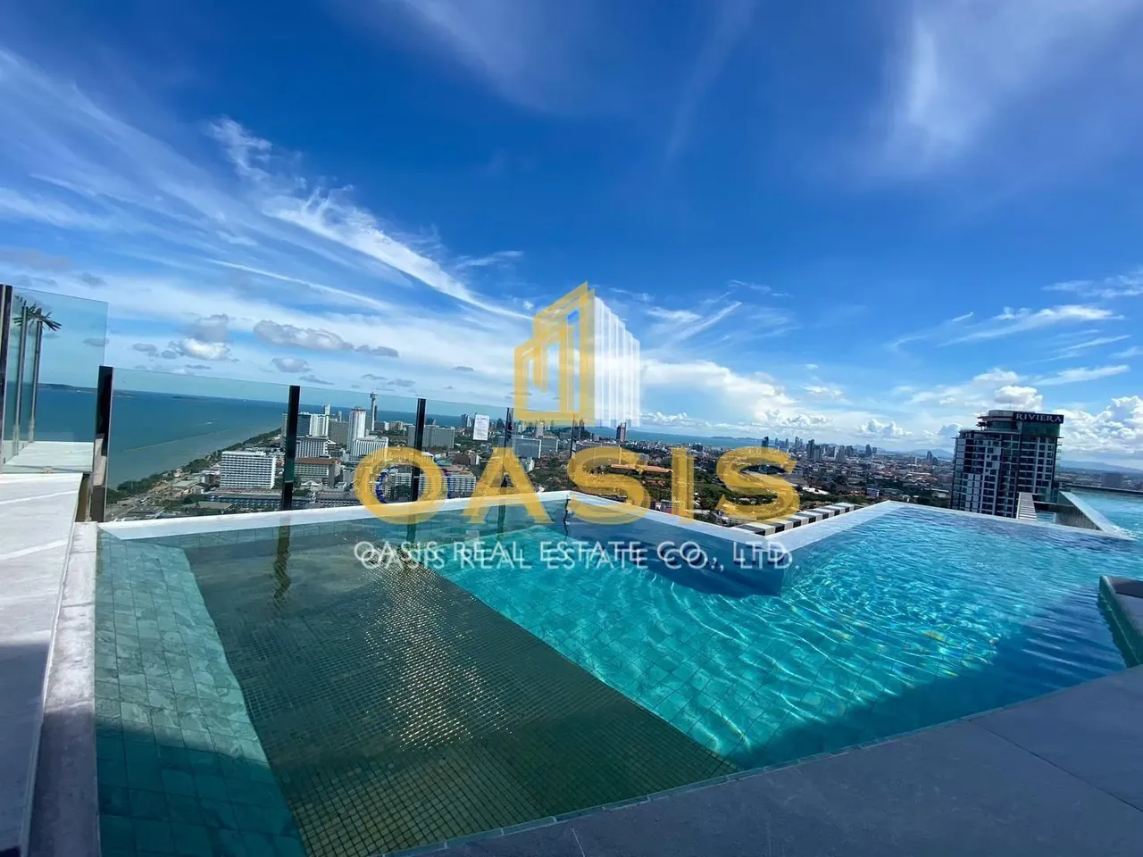 Copacabana Beach Jomtien direct front sea view unit for sale