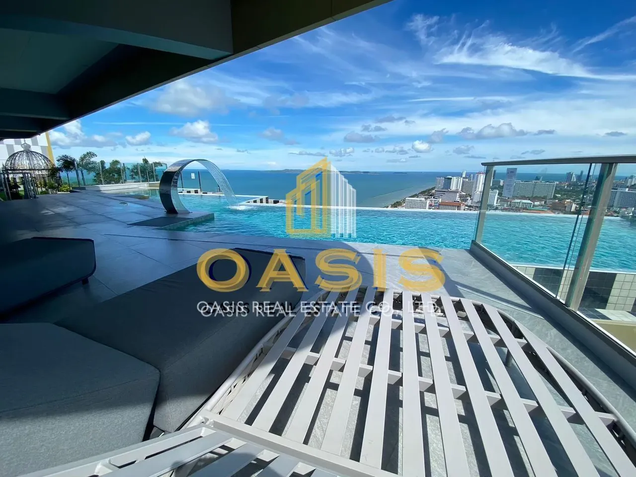 Copacabana Beach Jomtien direct front sea view unit for sale