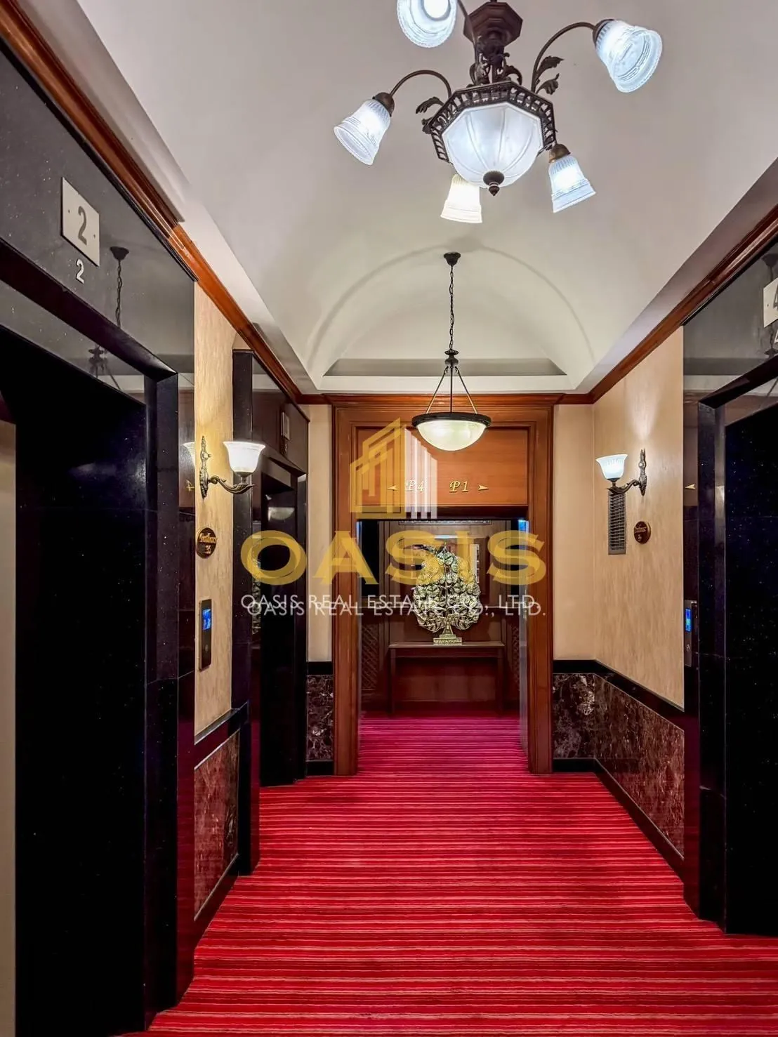 Luxury High-Rise Condo in Ratchathewi For sale