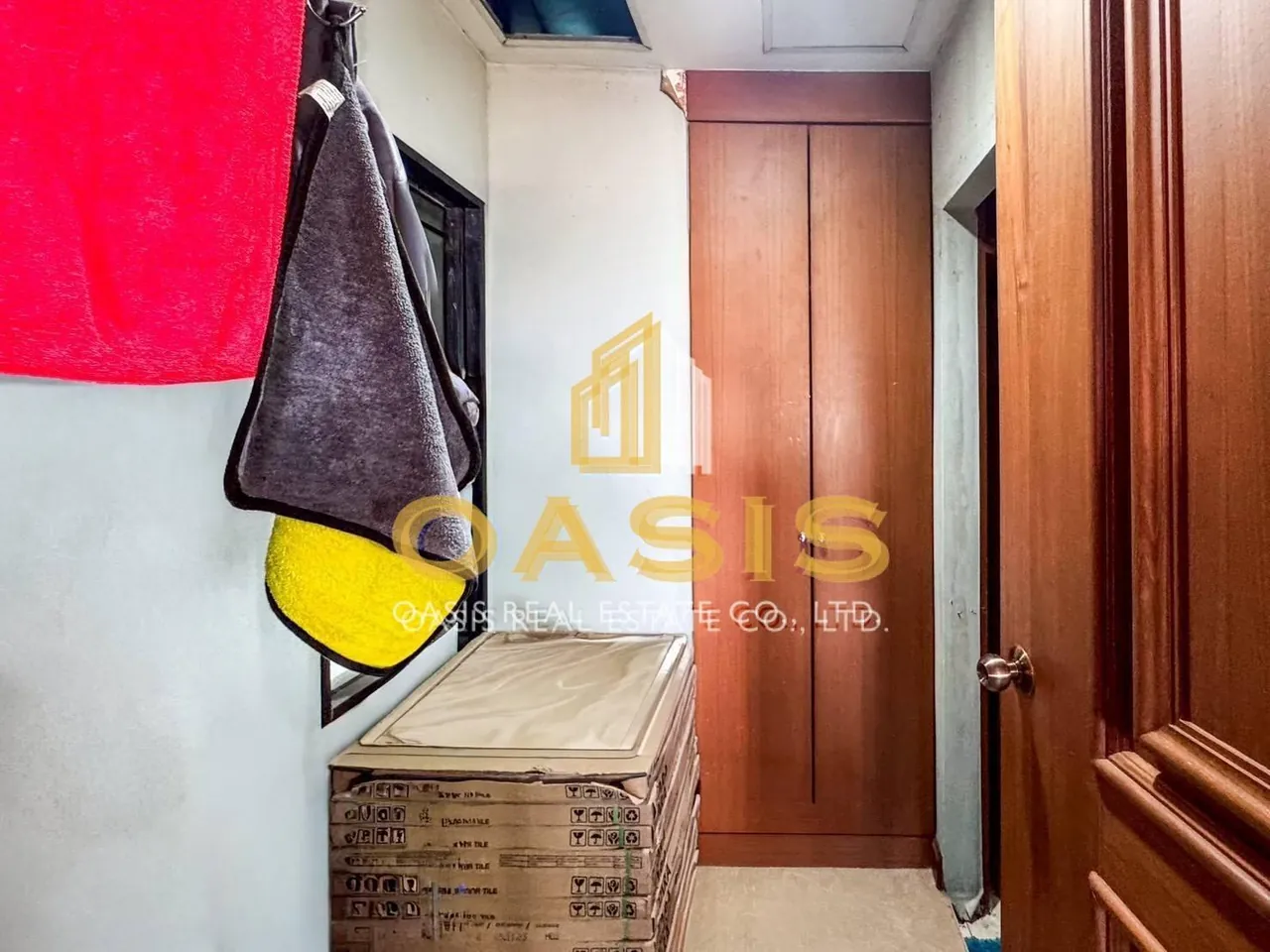Luxury High-Rise Condo in Ratchathewi For sale