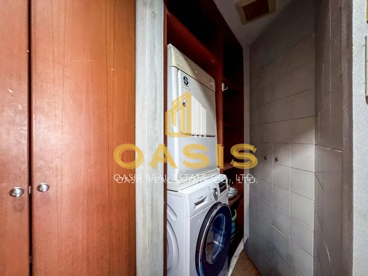 Luxury High-Rise Condo in Ratchathewi For sale