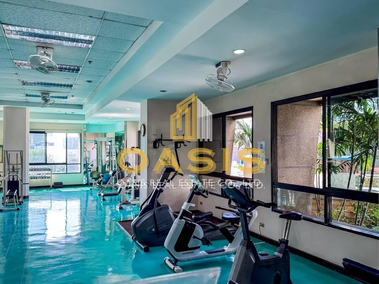 Luxury High-Rise Condo in Ratchathewi For sale