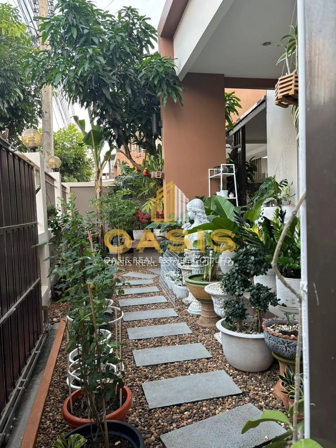 Fully Furnished 2-Storey Detached House For sale