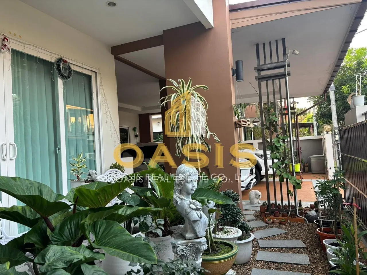 Fully Furnished 2-Storey Detached House For sale