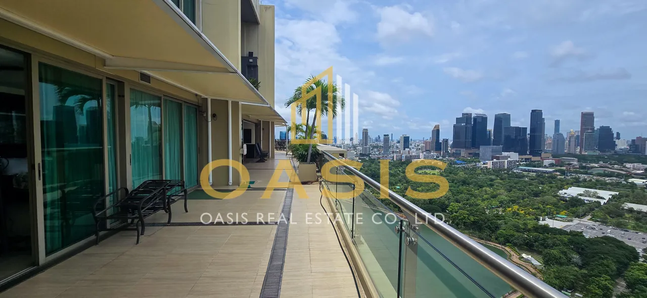 Luxury Penthouse overlooking Benjakitti Park – Asoke, Bangkok