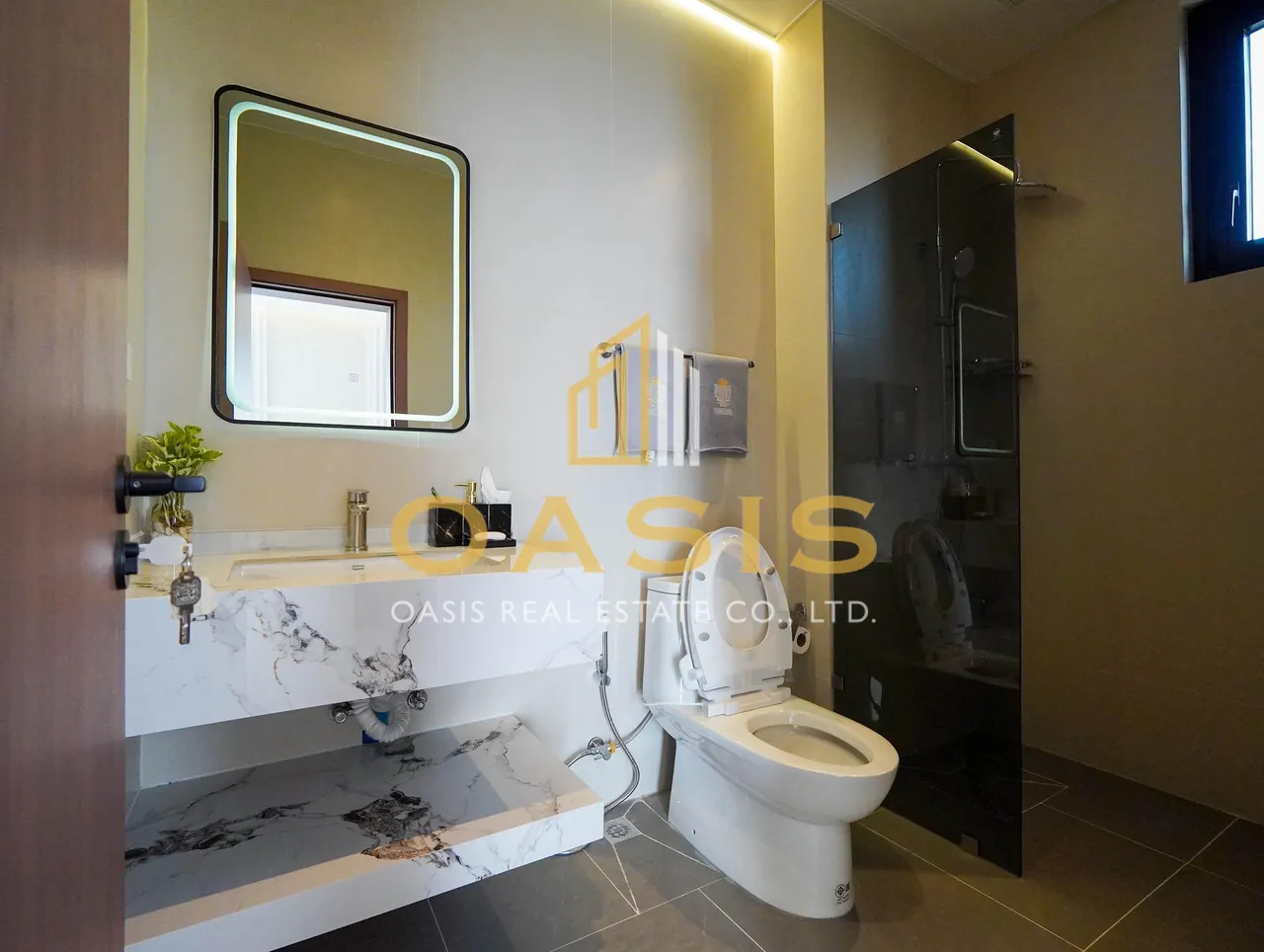 Brand-New 5-Bedroom Luxury Pool Villa for Sale & Rent in Na Jomtien