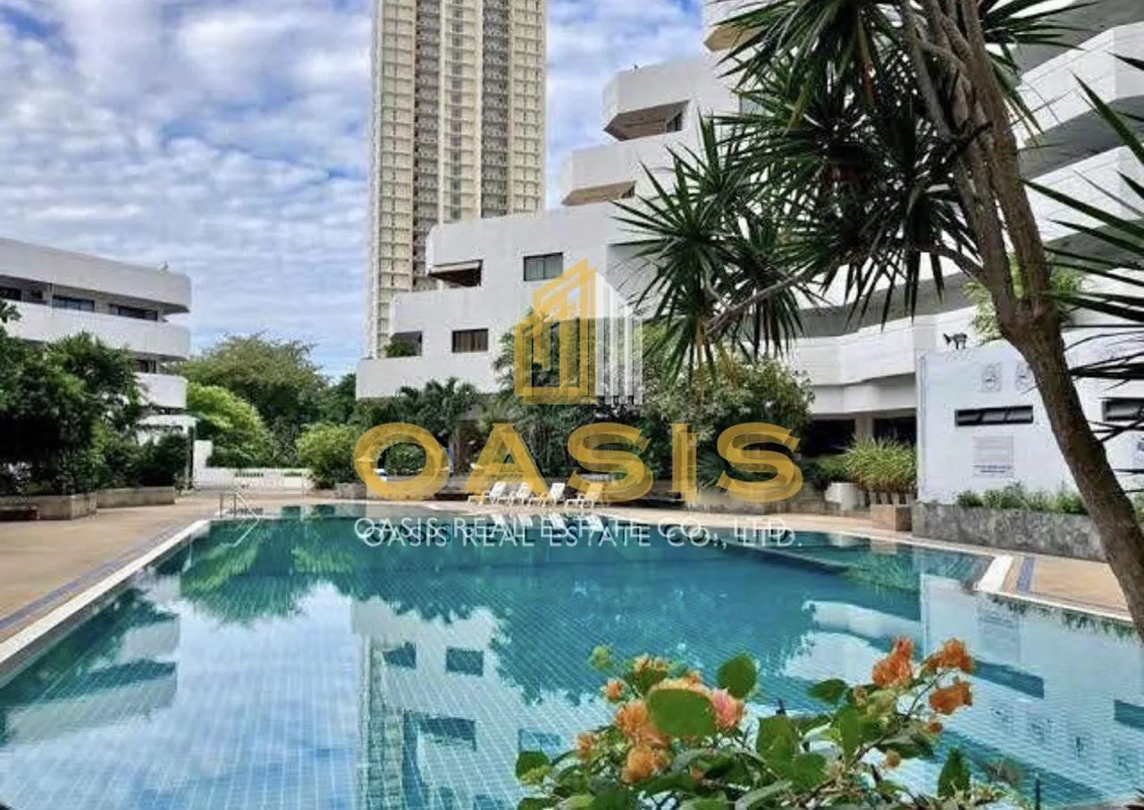 Beautiful big renovated studio in Paradise Condominium Jomtien in Foreign name