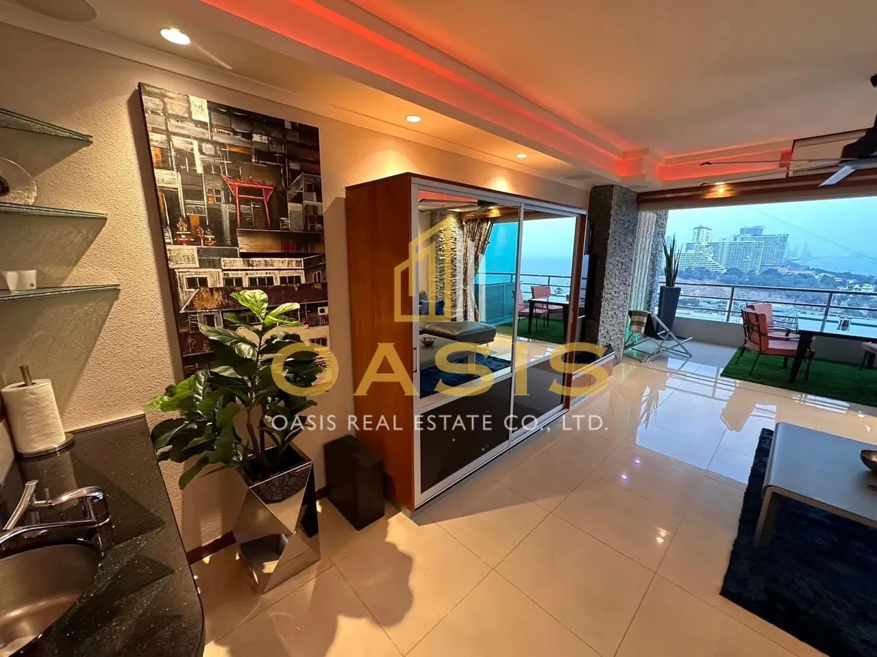 Stunning Oceanfront Studio at Pratumnak Hill for rent