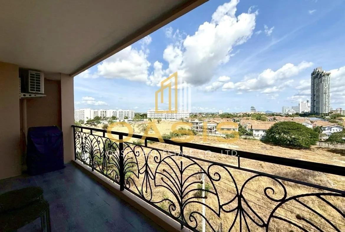 Spacious 2 Bedroom Condo for Sale at Atlantis Condo Resort Jomtien – Foreign Ownership