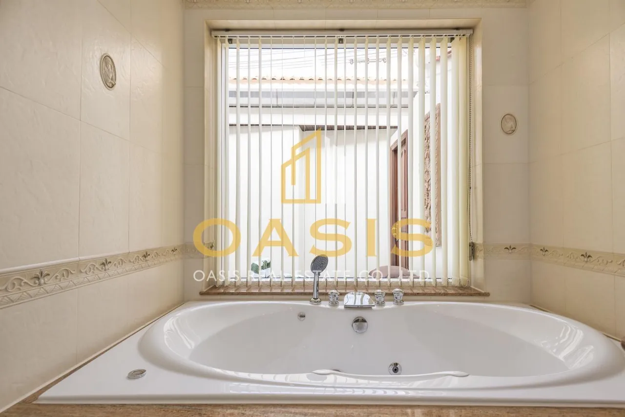 Private Pool Villa for Rent in Pratumnak – Only 50 meters from Dongtan Beach