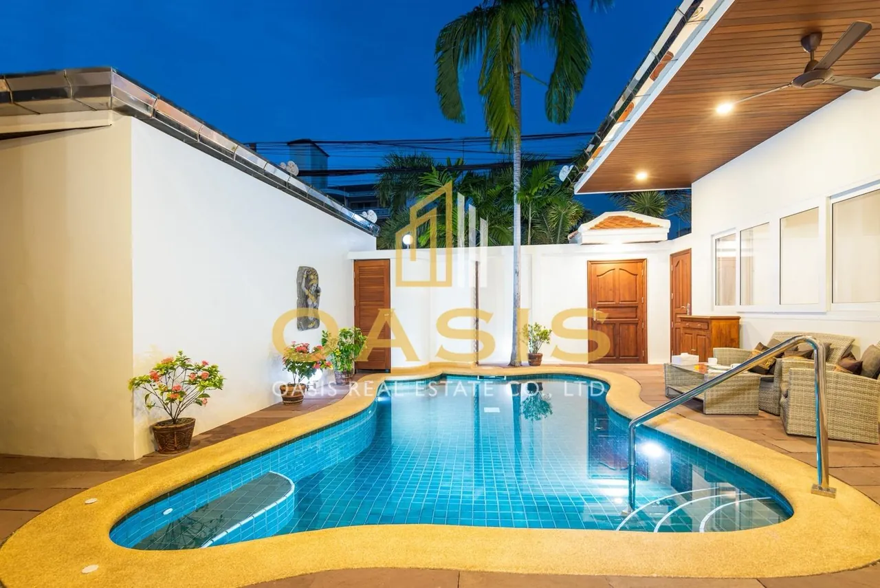 Private Pool Villa for Rent in Pratumnak – Only 50 meters from Dongtan Beach