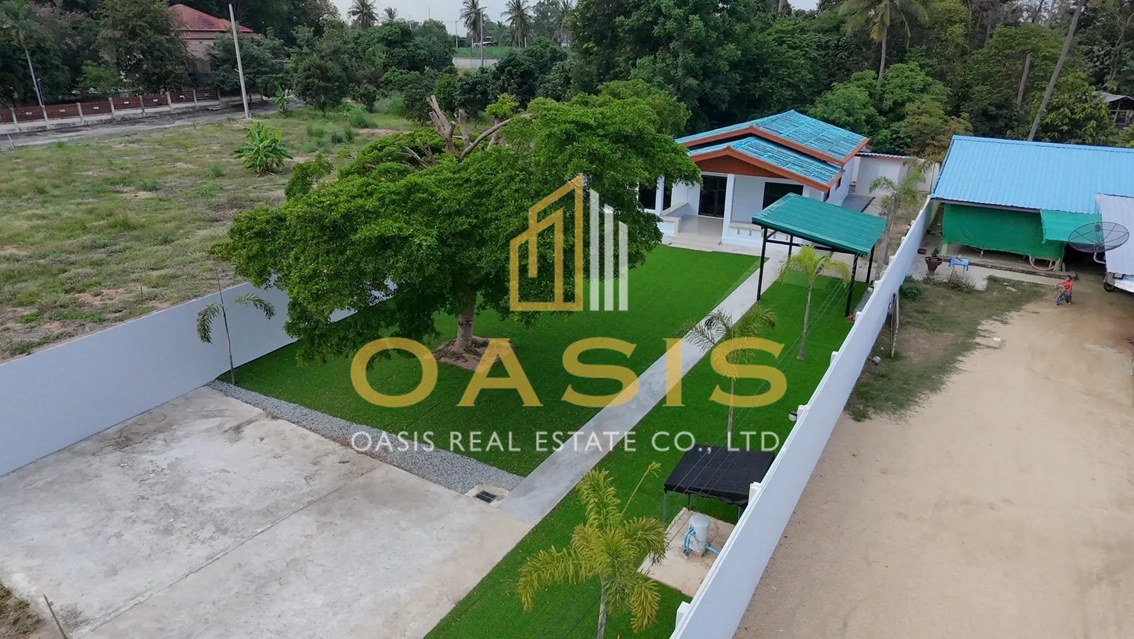 Spacious house with a large garden at a great price