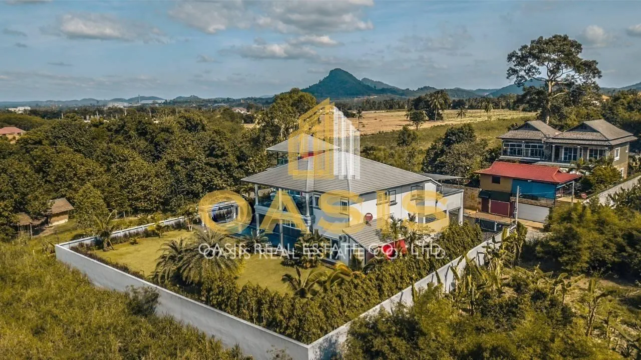 Ultra-Luxury Villa with Sea View – Now 28,775,000 THB!