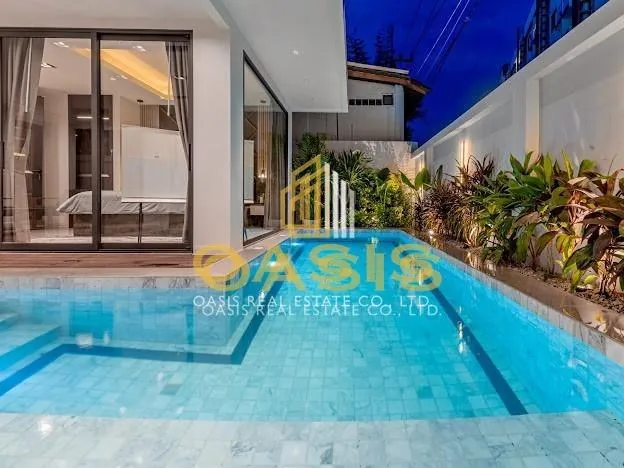 Modern Luxury Pool Villa located in a prime area of Pattaya on Thappraya Road