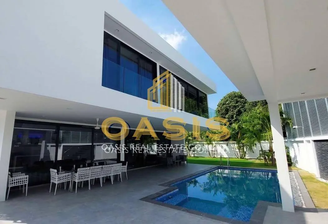 Prestigious Luxury Villa for Sale Pratumnak Soi 5