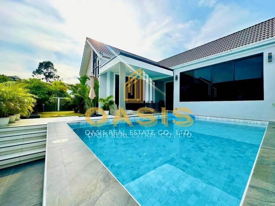 Scandinavian-Style Corner Pool Villa Near Mabprachan Reservoir