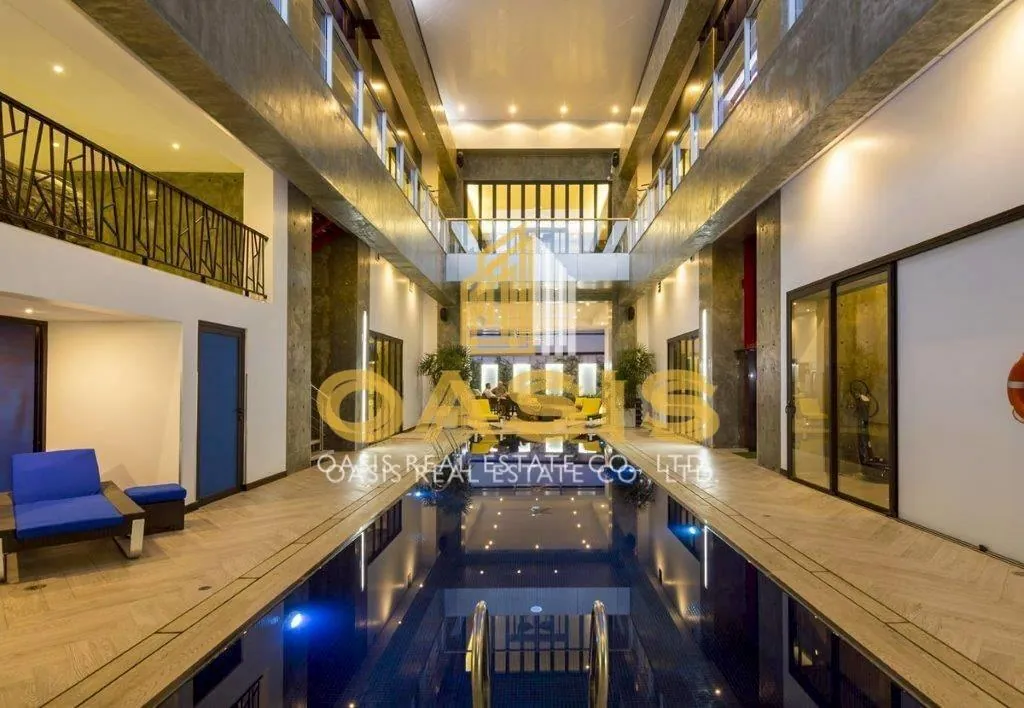 Ultra Luxury 6 bedroom pool villa for sale on Pratumnak soi 5