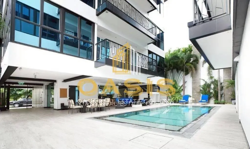 Commercial Luxury Apartment Building for Sale in Pratumnak Soi 5