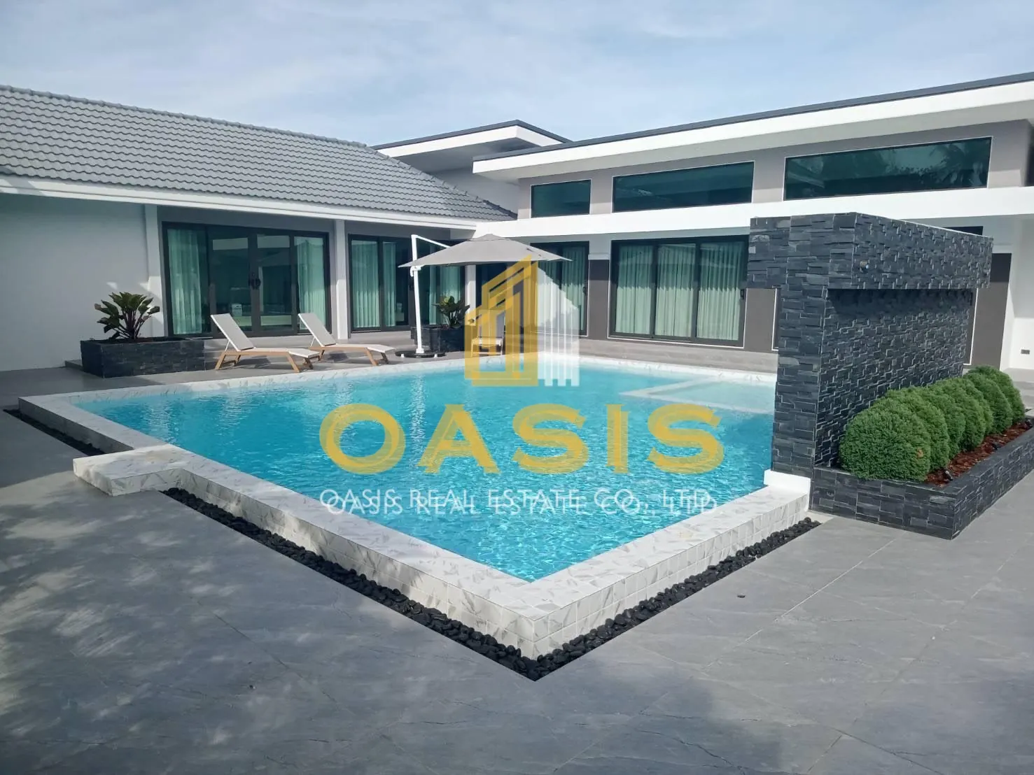 Versatile Estate Near Lake Mabprachan for SALE
