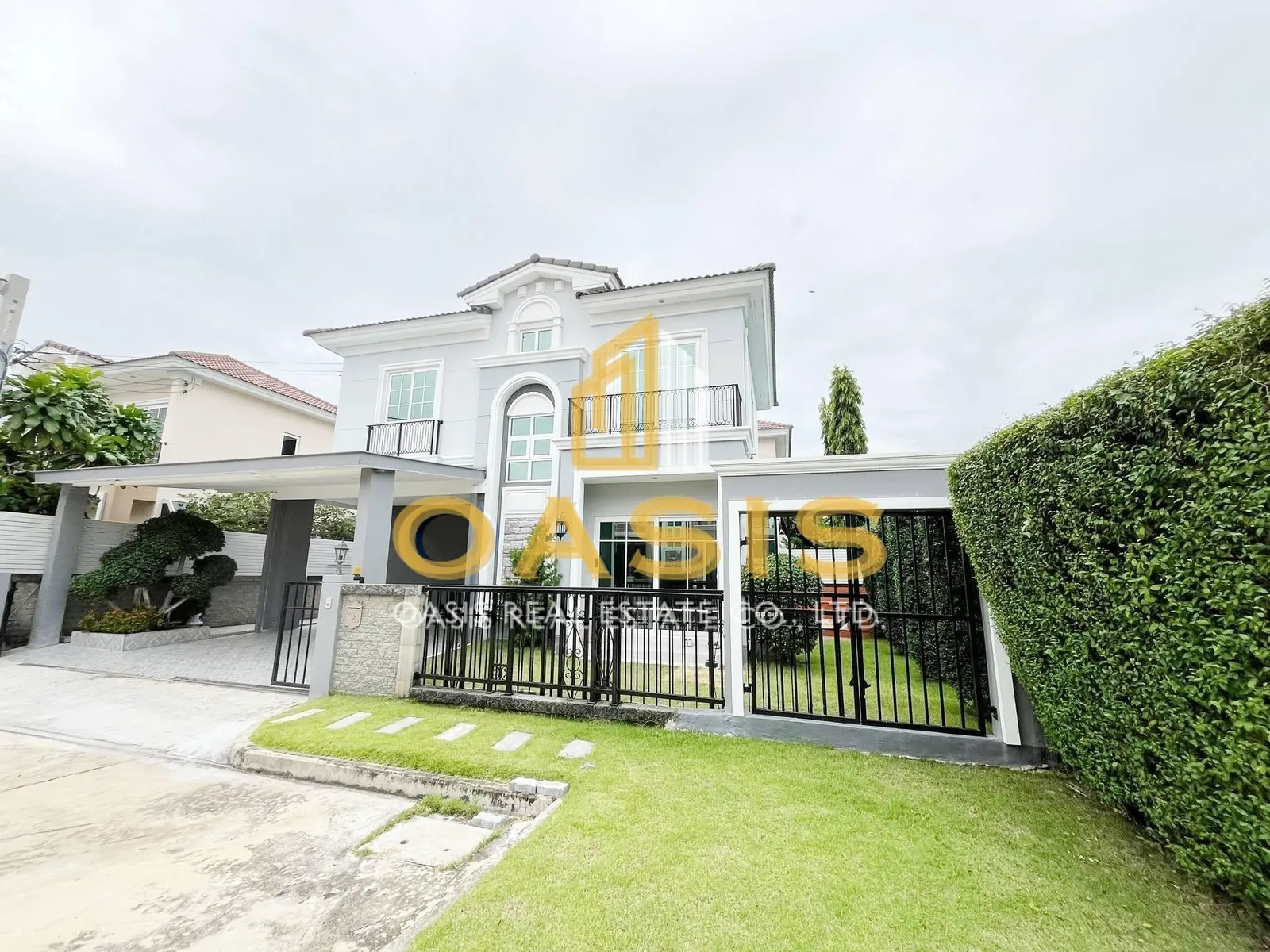 Grandio Ramintra–Wongwaen – Exclusive Corner Home for Rent