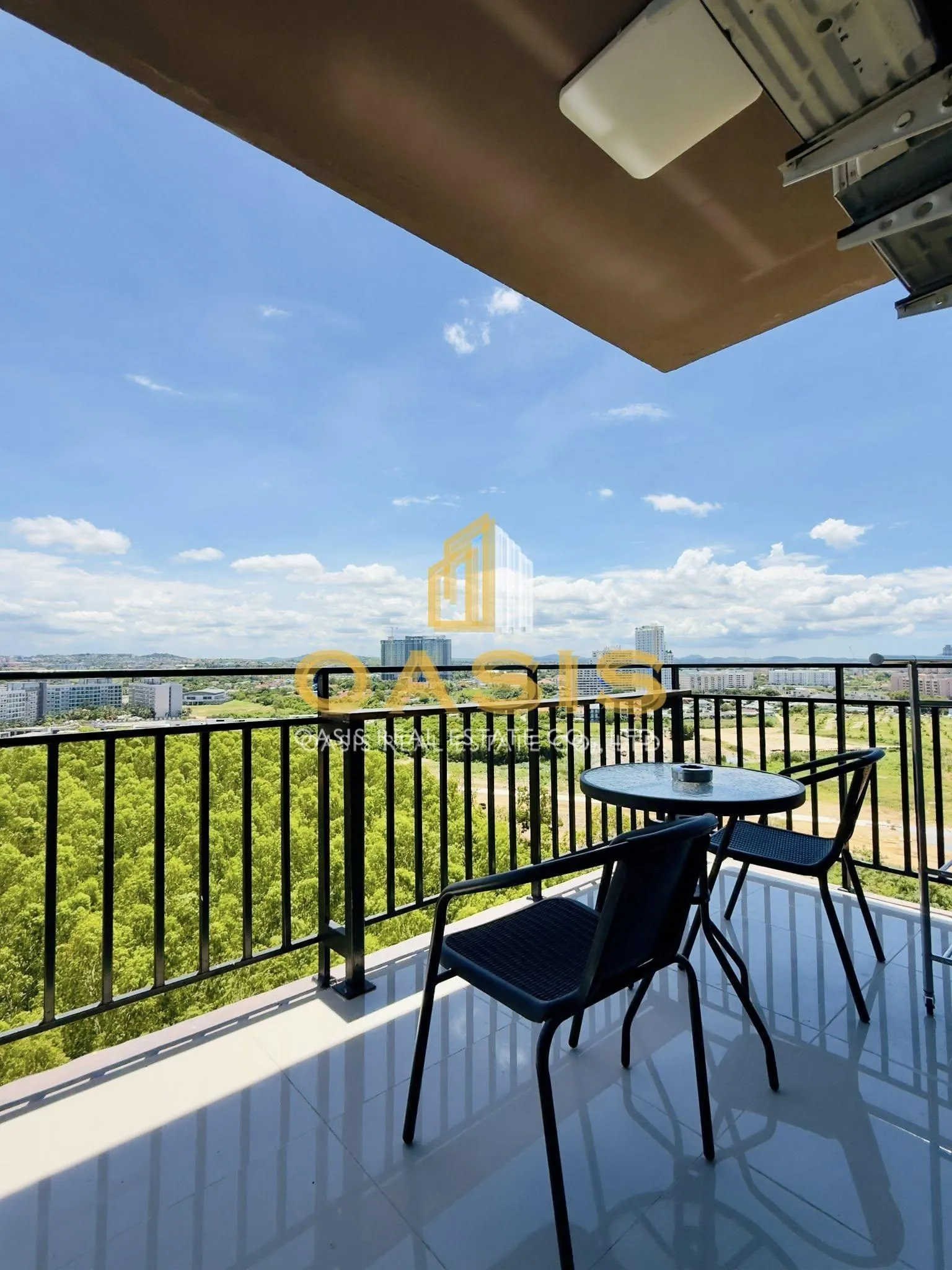 The Twin Tower  Jomtien Condo for Sale & Rent