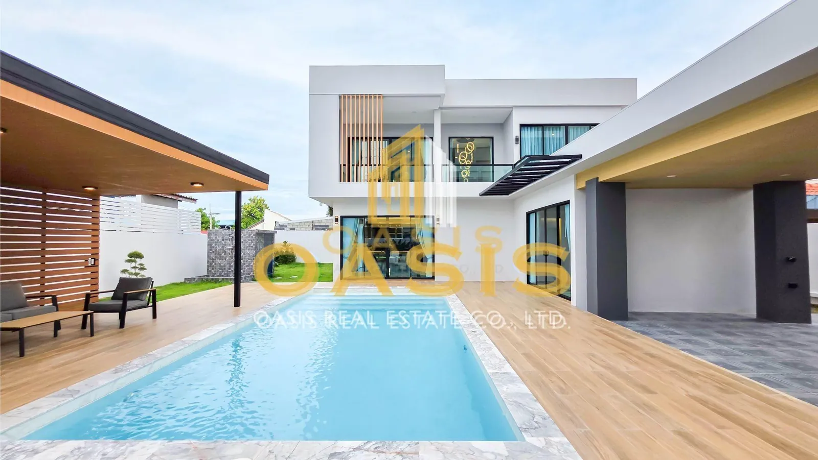 A beautifully renovated 2-storey home for Sale