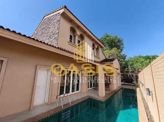 Luxury Tuscany-Style House with Private Pool for Rent – Silk Road Place