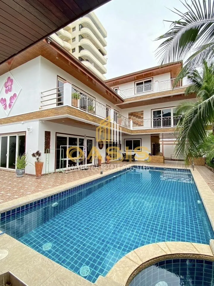 Exclusive 3-Storey Pool Villa for Rent, Just 20m from Jomtien Beach