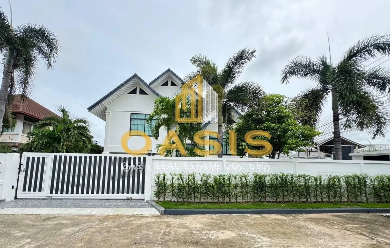 Pattaya Park Hill pool villa for sale