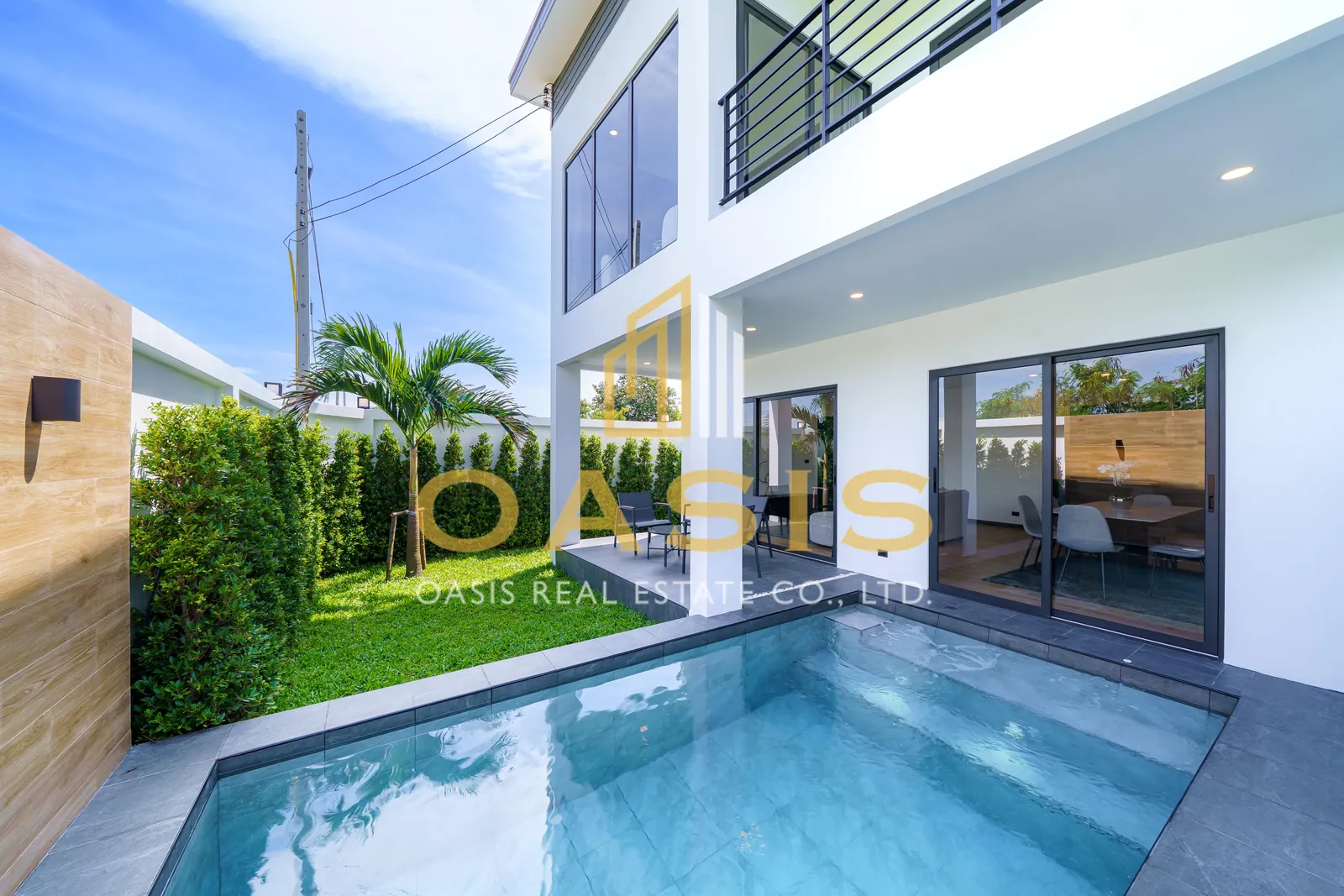 Modern 4 Bedrooms Pool Villa for sale near Mabprachan lake