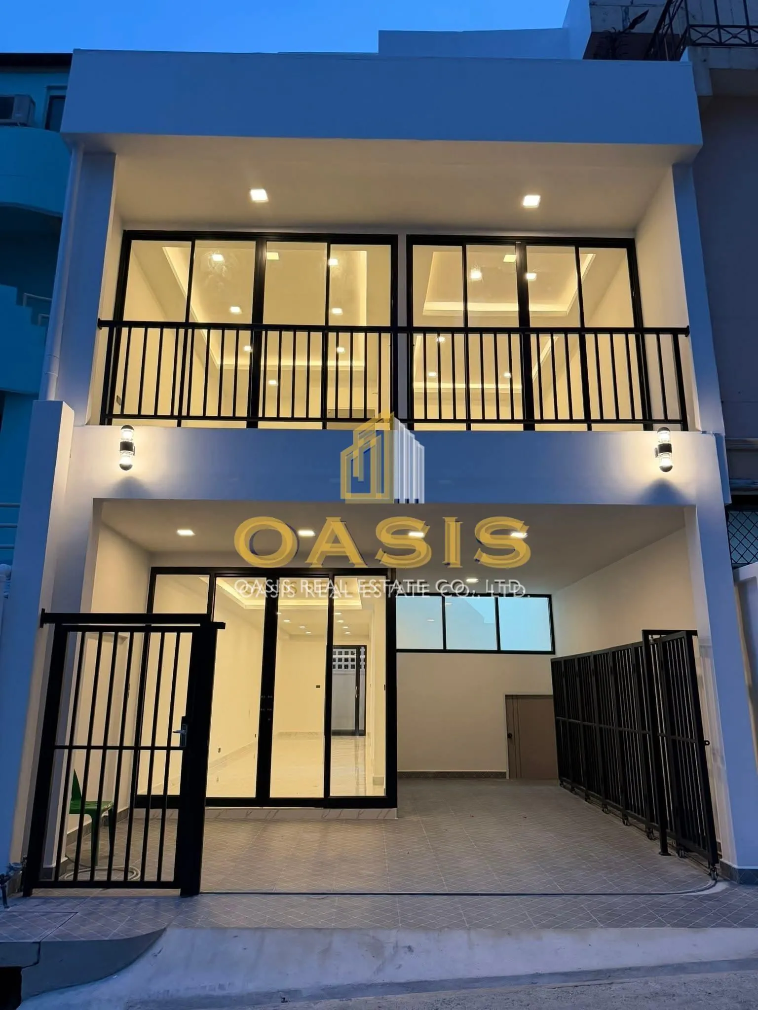 Fully Renovated 3-Storey Townhome For Sale