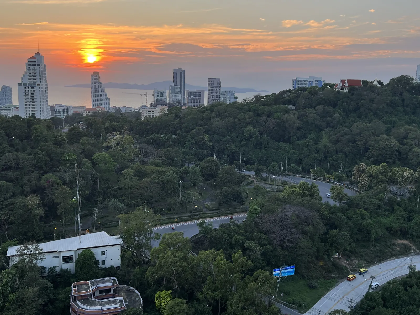 Modern 1-bedroom condominium for sale at Unixx South Pattaya