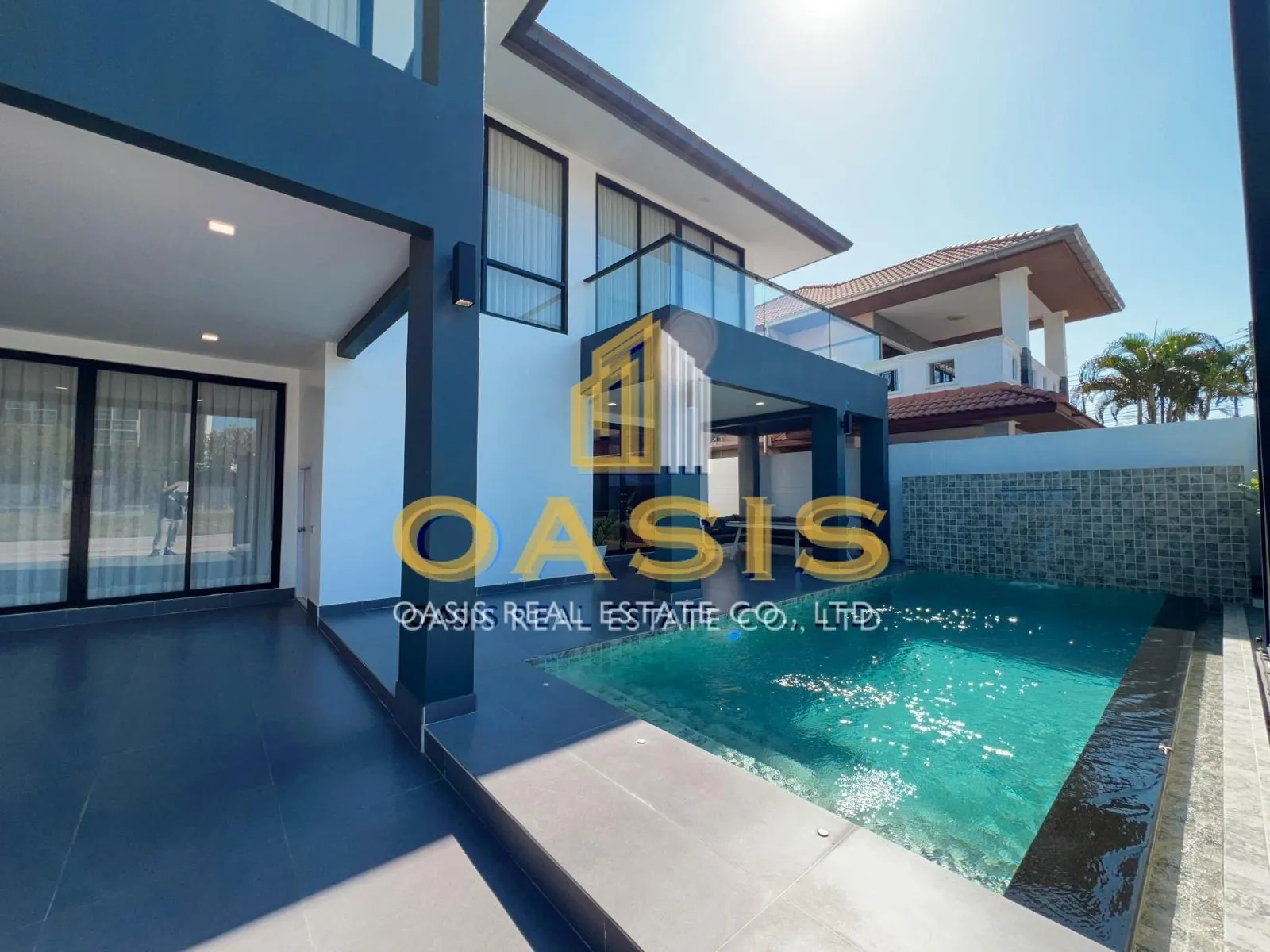 Luxury Pool Villa Near Jomtien Beach For Sale and Rent