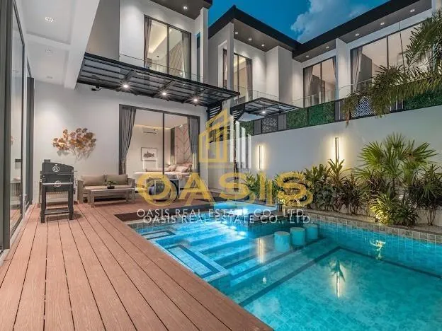 Two Luxurious Pool Villas located in the heart of Pattaya, Theprasit