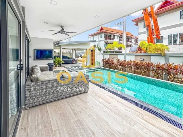 Prime Corner Pool Villa in Central Pattaya