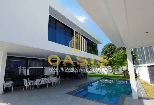 Prestigious Luxury Villa for Sale Pratumnak Soi 5