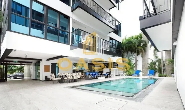 Commercial Luxury Apartment Building for Sale in Pratumnak Soi 5