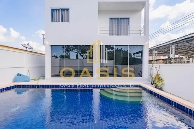 Newly built pool villa for sale In Bangsaray