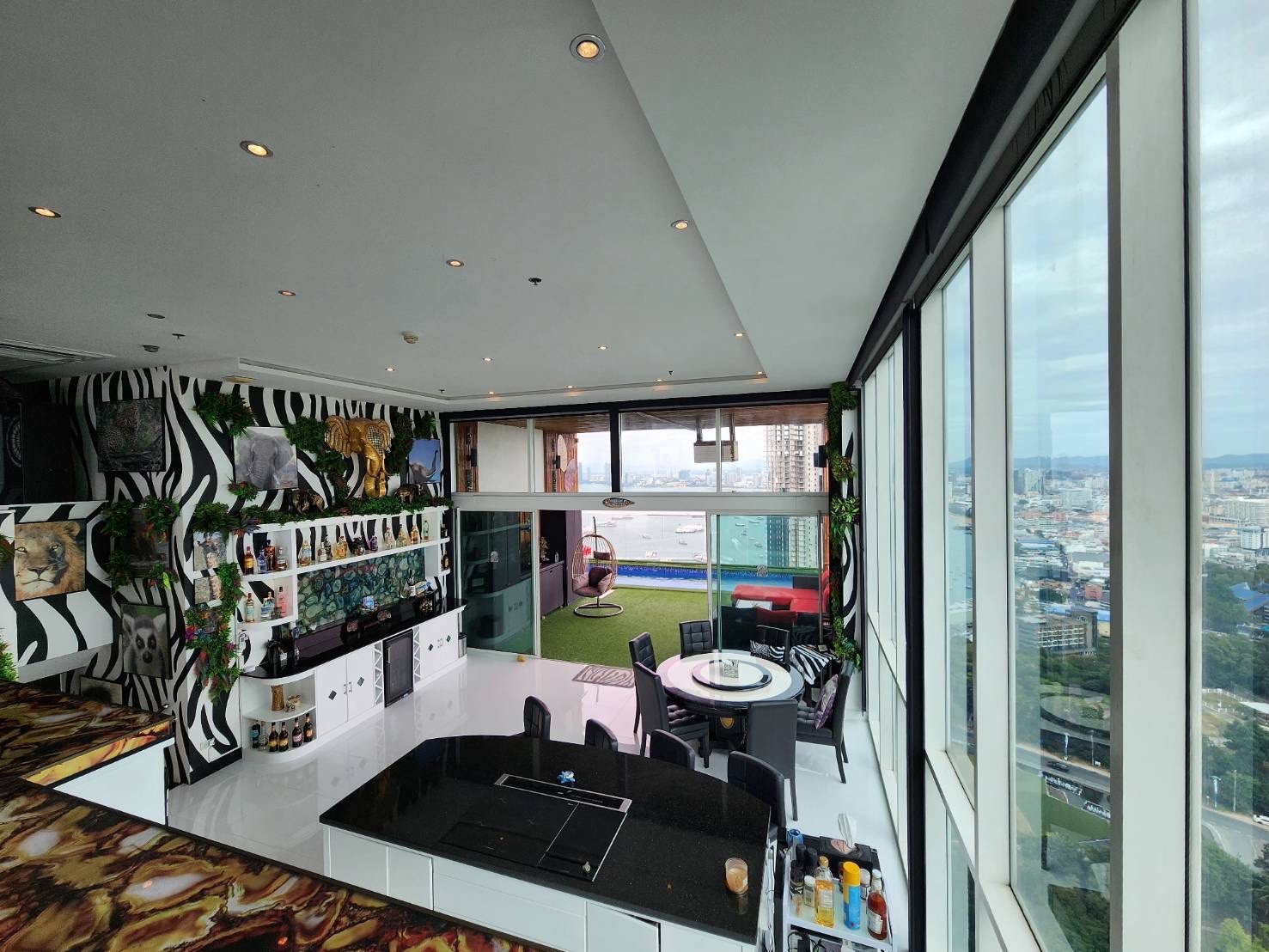 Special price, beautiful penthouse with unique style